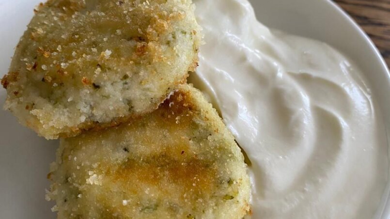 СЫРНИКИ С БРОККОЛИ С СОУСОМ ИЗ МАСКАРПОНЕ